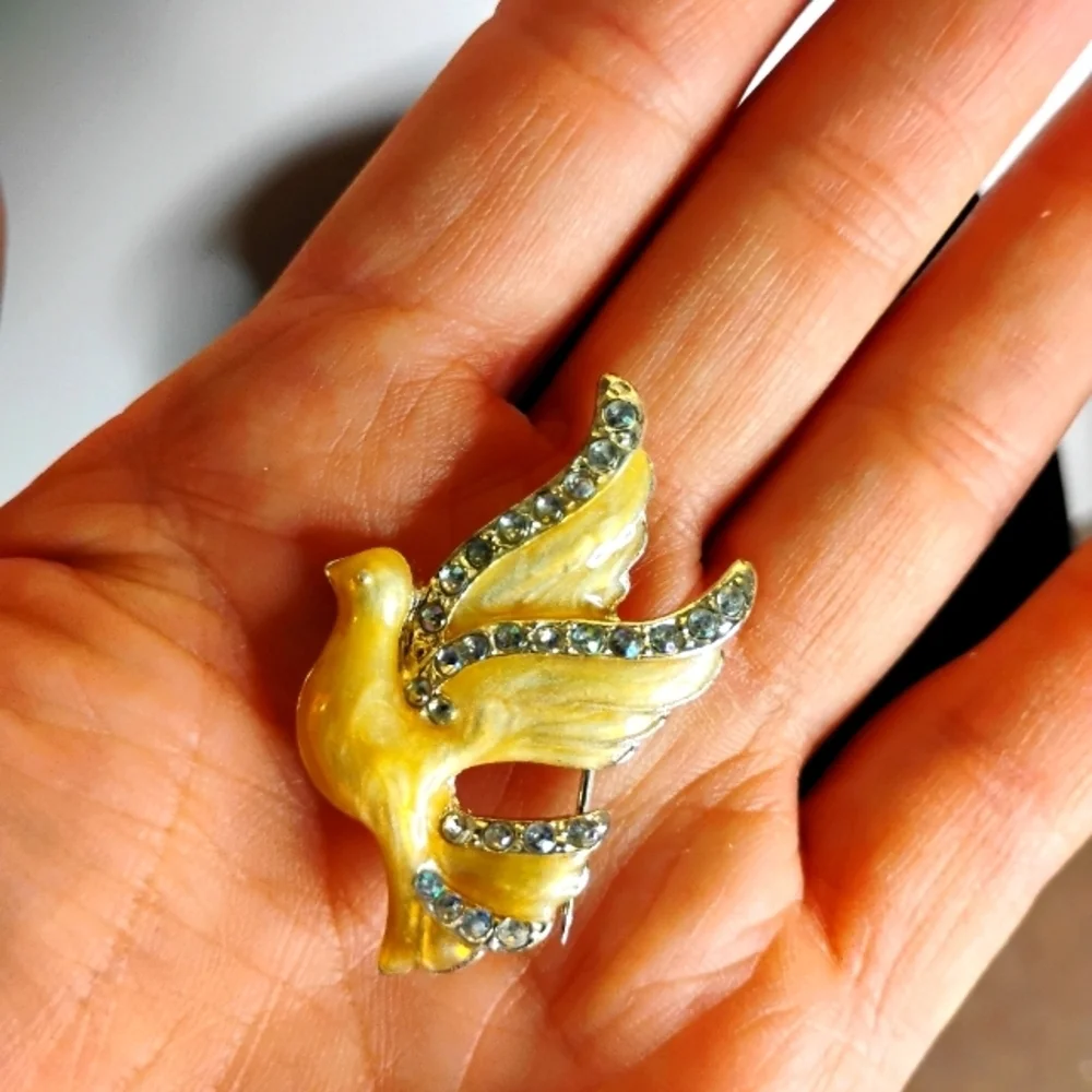 Vintage Silver Yellow‎ Cream Enamel and Rhinestone Dove Brooch
